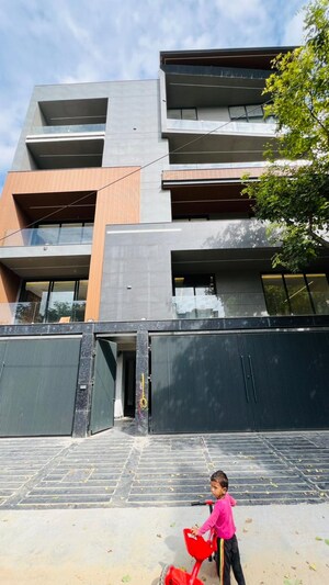 Kitchen in 4 BHK Builder Floor at Jalvayu Towers, Sector 56 – for Sale