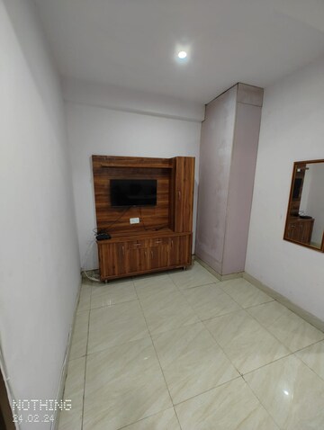 Room in 2 BHK Builder Floor at Sector 42 – for Rent