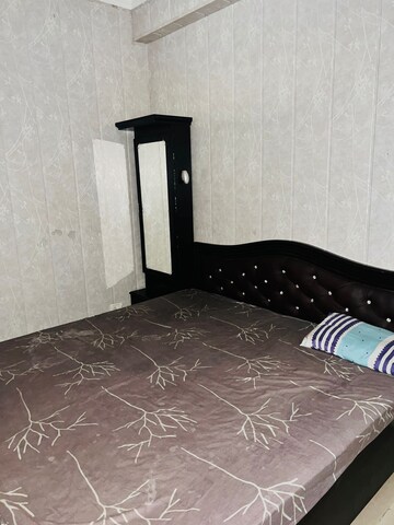 Bedroom in 2 BHK Apartment at Parsvnath Royale Floors, Uattardhona – for Rent
