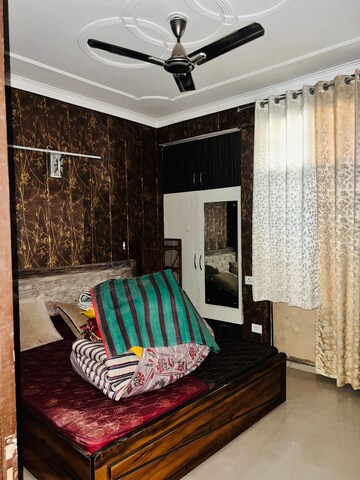 Bedroom in 2 BHK Apartment at Parsvnath Royale Floors, Uattardhona – for Rent