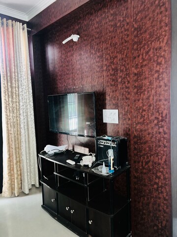 Living Room in 2 BHK Apartment at Parsvnath Royale Floors, Uattardhona – for Rent