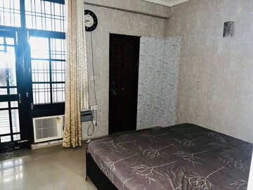 Bedroom in 2 BHK Apartment at Parsvnath Royale Floors, Uattardhona – for Rent
