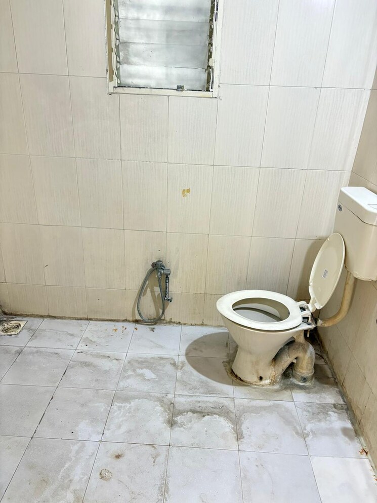 Bathroom, ssd-sai-avenue 2 Bedroom 950 Sq.Ft. Apartment In Pimple Saudagar Pune 8745192