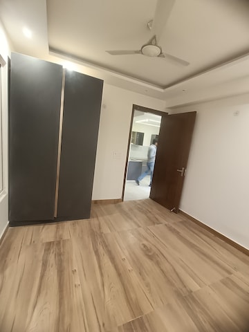 Room in 5 BHK Villa at Sector 26 – for Sale