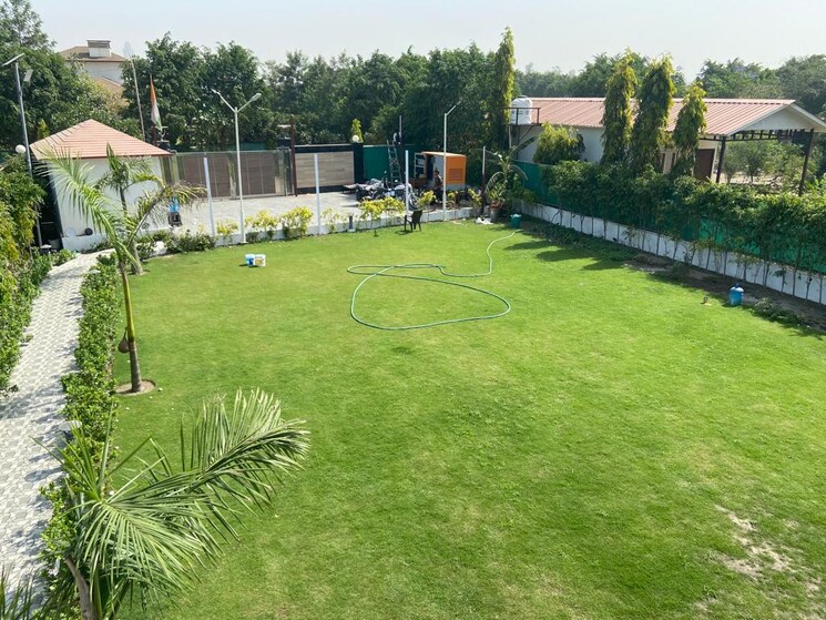 Garden, sector 135 3 Bedroom 1500 Sq.Ft. Villa In Sector 135 Noida 8745889