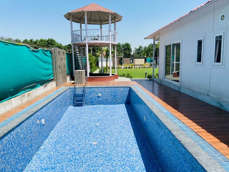 Swimming Pool, sector 135 3 Bedroom 1500 Sq.Ft. Villa In Sector 135 Noida 8745889