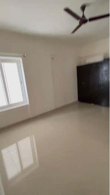 Room in 3 BHK Apartment at Mahendra Aarna, Electronic City Phase ii – for Rent