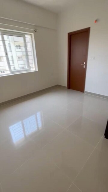 Room in 3 BHK Apartment at Mahendra Aarna, Electronic City Phase ii – for Rent