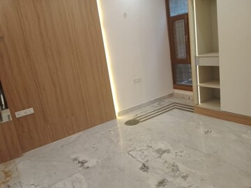 Room in 4 BHK Builder Floor at Vaishali Sector 5 – for Sale