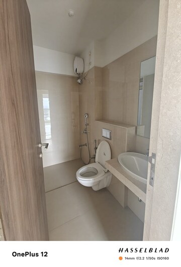 Bathroom in 3 BHK Apartment at L&T Seawoods Residences Phase 2, Seawoods – for Rent