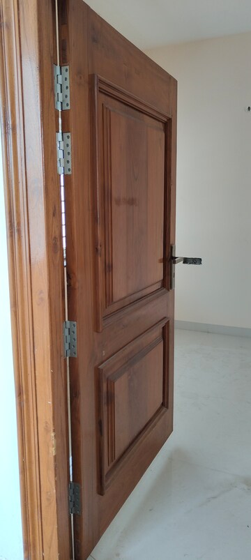 Room in 3 BHK Apartment at Kondapur – for Sale