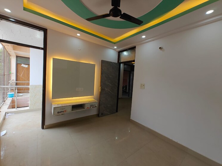 Room, sector 73 1 Bedroom 580 Sq.Ft. Builder Floor In Sector 73 Noida 8746651