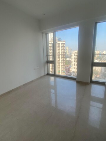 Room in 3 BHK Apartment at Worli – for Rent