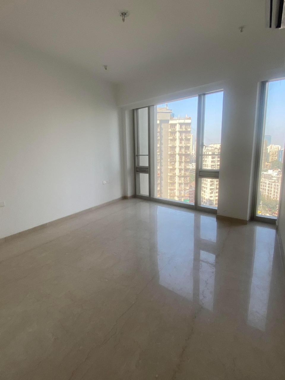 3 BHK + Pooja Room,Servant Room Apartment For Rent in  Lodha Adrina, Worli, Mum