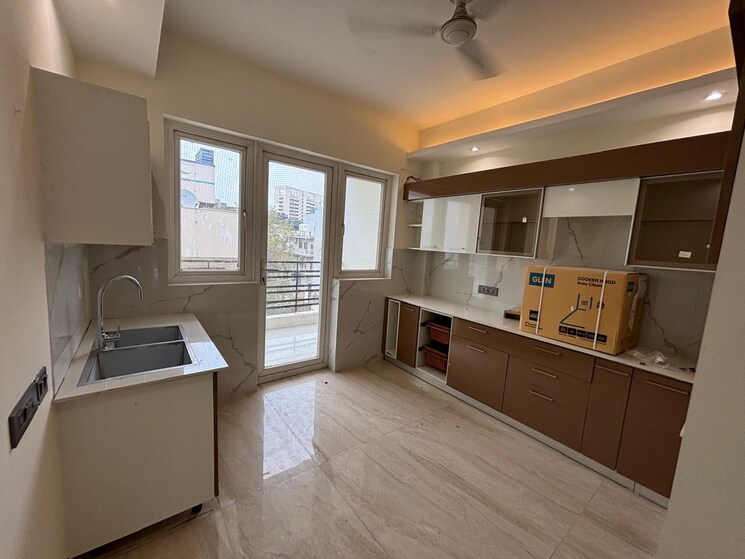 Kitchen, dlf phase ii 5 Bedroom 300 Sq.Yd. Builder Floor In Dlf Phase ii Gurgaon 8746606