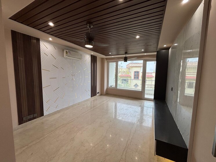 Kitchen, dlf phase ii 5 Bedroom 300 Sq.Yd. Builder Floor In Dlf Phase ii Gurgaon 8746606