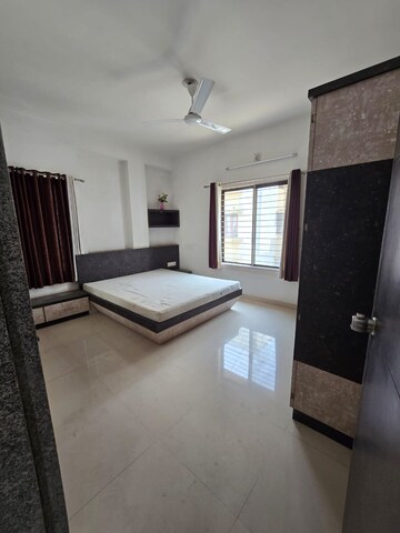 Room in 3 BHK Apartment at Harni – for Rent