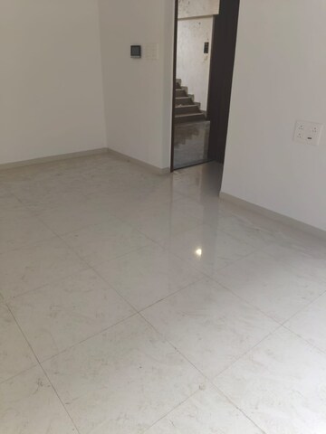Room in 2 BHK Apartment at Om Avishkar, Rambaug Colony – for Rent
