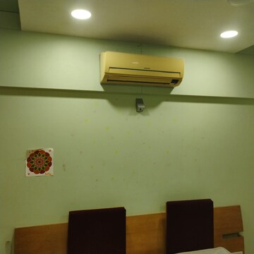 Furnished Amenities in 2 BHK Apartment at Oberoi Realty Park View, Kandivali East – for Rent