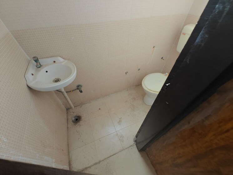 Bathroom, sector 73 2 Bedroom 900 Sq.Ft. Builder Floor In Sector 73 Noida 8746844