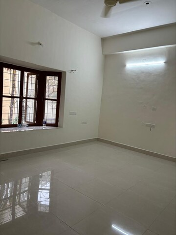 Room in 2 BHK Apartment at Ravetkar Arihant Shree, Dahanukar Colony – for Rent
