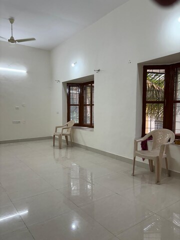Room in 2 BHK Apartment at Ravetkar Arihant Shree, Dahanukar Colony – for Rent