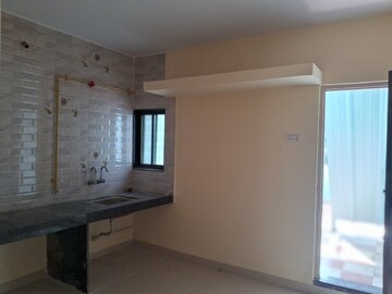 Room in 3.5 BHK Independent House at Borude Mala – for Rent