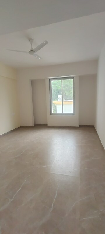 Room in 2 BHK Apartment at Rachana Shree Apartment, Dahanukar Colony – for Rent