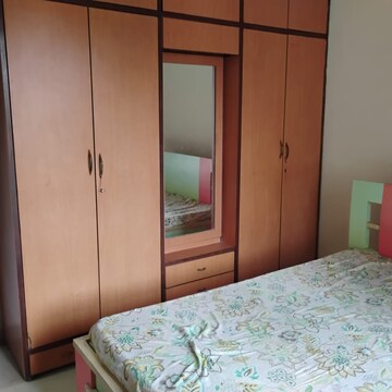 Room in 2 BHK Apartment at Evershine Tower, Kandivali East – for Rent