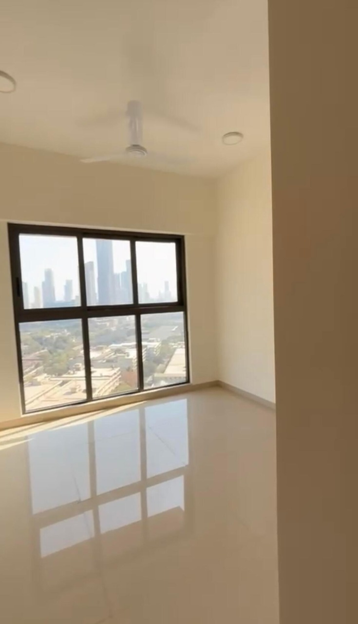 3 BHK + Servant Room Apartment For Rent in Lodha Vista