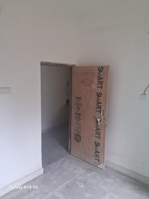 Room in 2 BHK Apartment at South Dum Dum – for Sale
