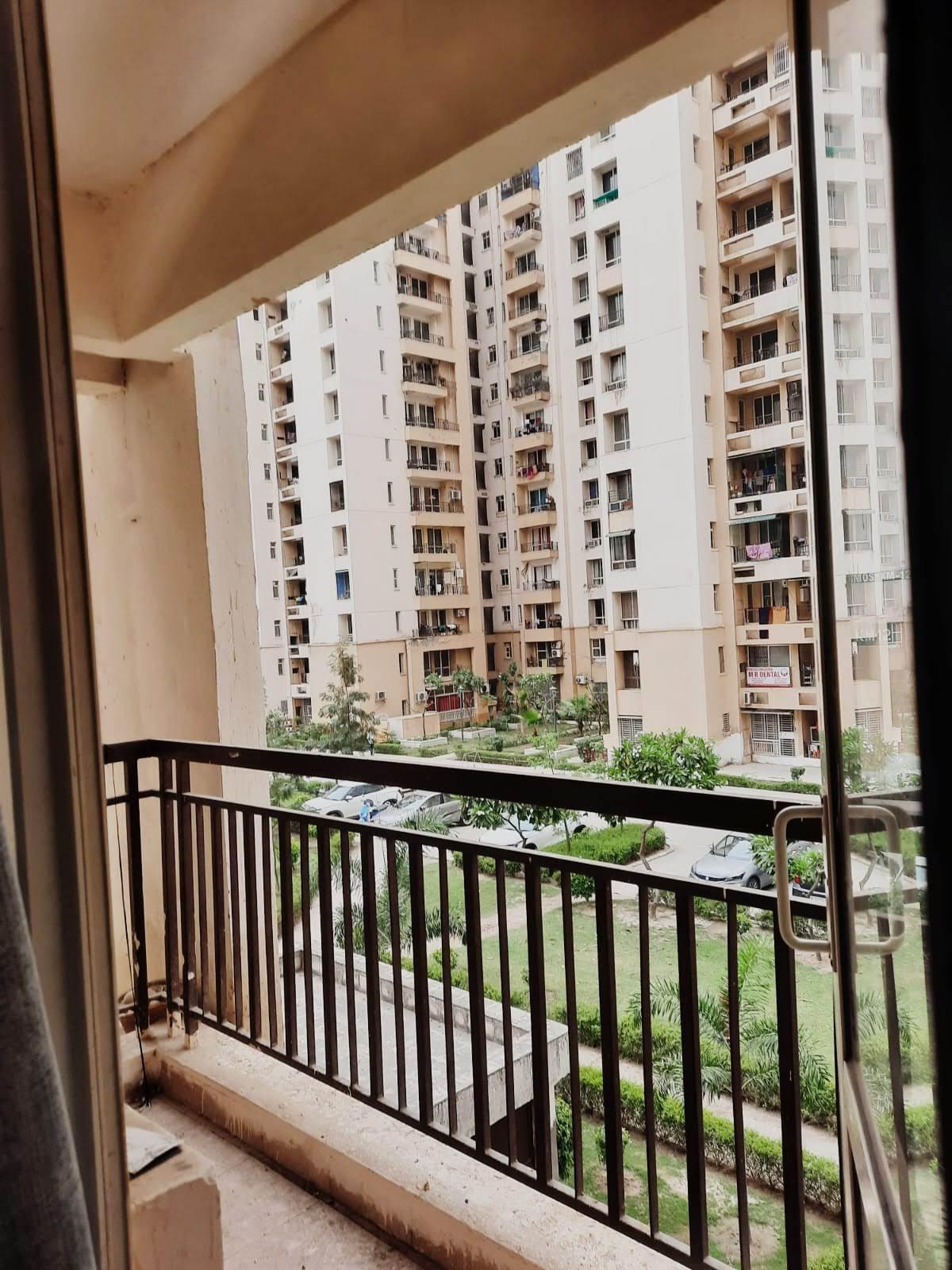2 BHK + Pooja Room Apartment For Rent in Jaypee Greens Kosmos
