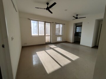 Room in 2 BHK Apartment at Jaypee Greens Kosmos, Sector 134 – for Rent