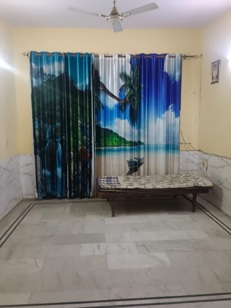 Living Room, rwa-apartments-sector-19 6+ Bedroom 195 Sq.Mt. Independent House In Sector 19 Noida 8746889