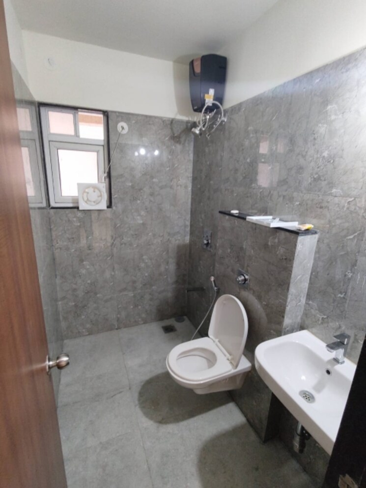 Bathroom, vtp-beaumonde 2 Bedroom 749 Sq.Ft. Apartment In Kharadi Pune 8746912