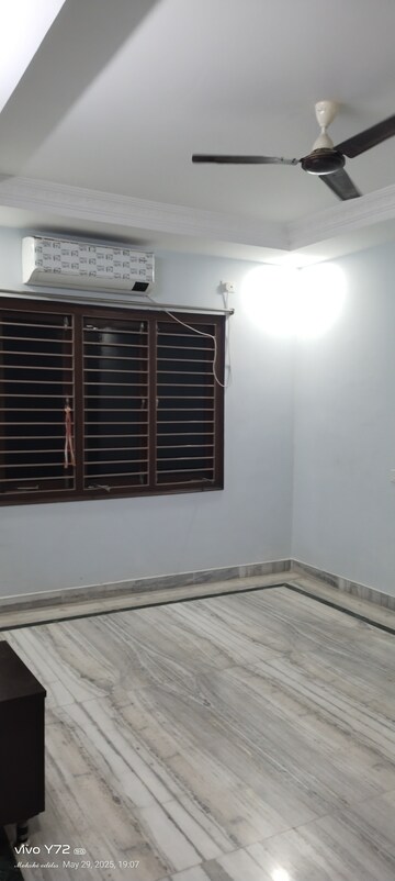Room in 3 BHK Apartment at Pavani Laxmi Nivas, Madhapur – for Rent
