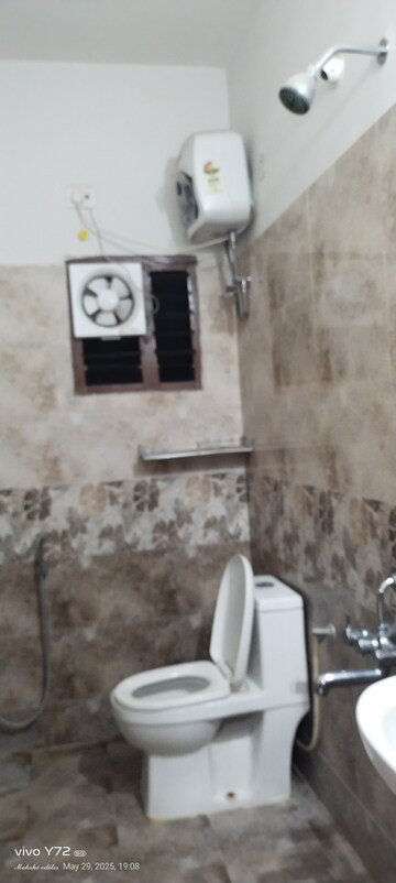 Furnished Amenities in 3 BHK Apartment at Pavani Laxmi Nivas, Madhapur – for Rent