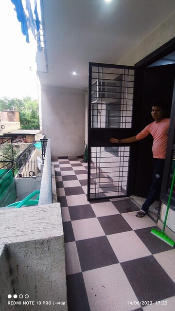 Staircase in 1 BHK Builder Floor at Sushant Vyapaar Kendra, Sector 43 – for Rent