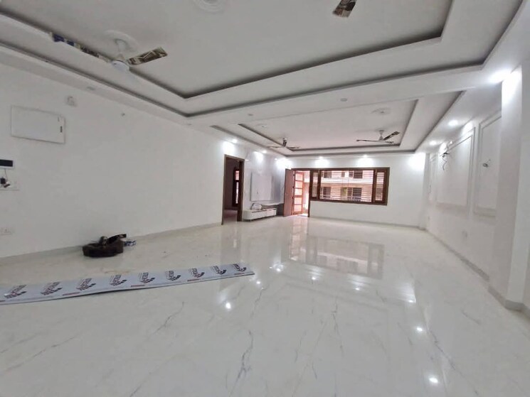  Parking, unitech-greenwood-city-apartment 5 Bedroom 4520 Sq.Ft. Apartment In Sector 45 Gurgaon 8746928