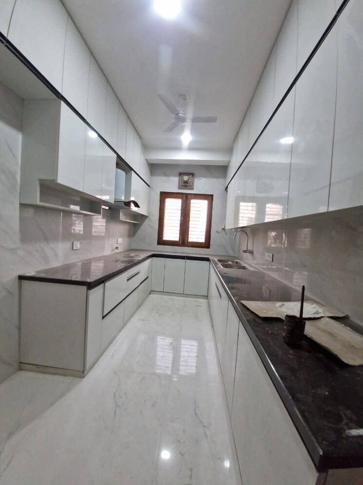 Kitchen, unitech-greenwood-city-apartment 5 Bedroom 4520 Sq.Ft. Apartment In Sector 45 Gurgaon 8746928