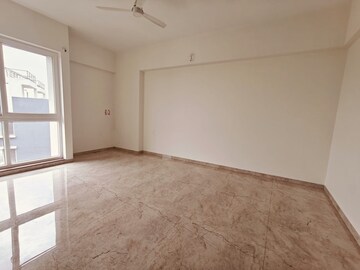 Room in 4 BHK Apartment at Nirman Vishnubaug, Model Colony – for Rent