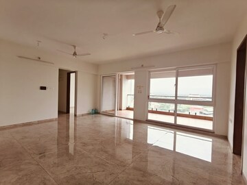 Room in 4 BHK Apartment at Nirman Vishnubaug, Model Colony – for Rent