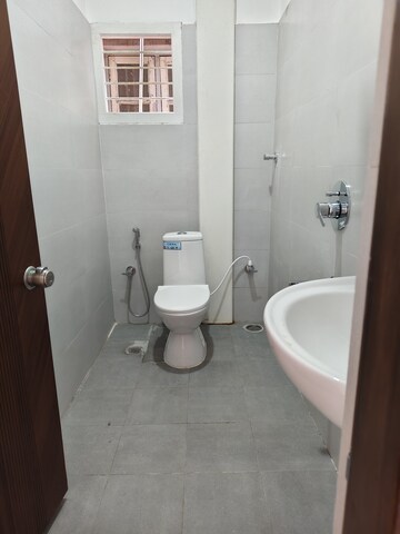 Bathroom in 1 BHK Builder Floor at Halasuru – for Rent