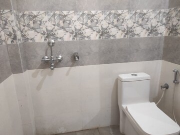 Bathroom in 2 BHK Independent House at Chinhat – for Rent