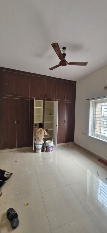 Furnished Amenities in 3 BHK Builder Floor at Kondapur – for Rent