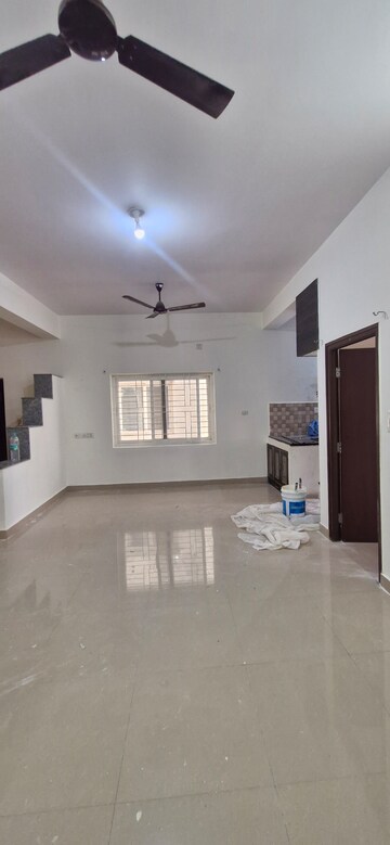 Master Bedroom in 3 BHK Builder Floor at Kondapur – for Rent