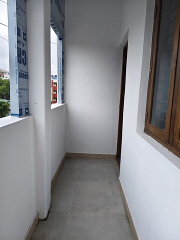 Building Lobby in 1 BHK Builder Floor at Halasuru – for Rent