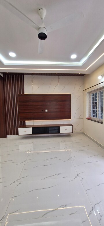 Building Lobby in 3 BHK Builder Floor at Kondapur – for Rent