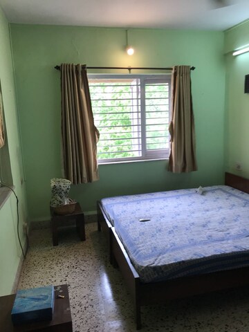 Room in  Pg at Bandra West – for Rent