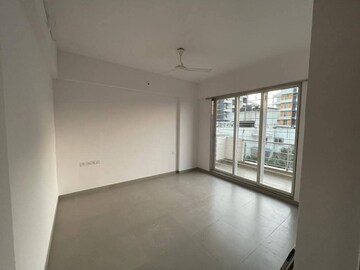 Room in 2 BHK Apartment at Kunal Icon, Pimple Saudagar – for Rent